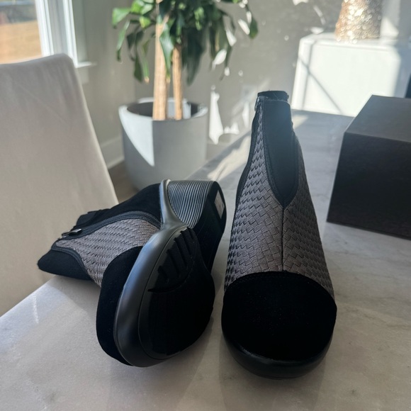 NWT Bernie Mev Wedge Boots - Picture 1 of 10